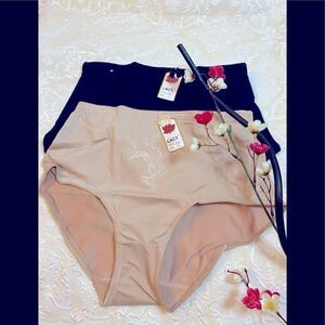 Lacy assorted embroidery floral print Unde…